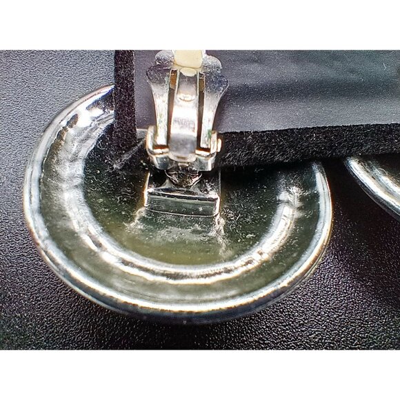 White Silver 1.5 Inch Button Clip-on Earrings Light Weight 1980s Vintage Jewelry - Picture 7 of 13